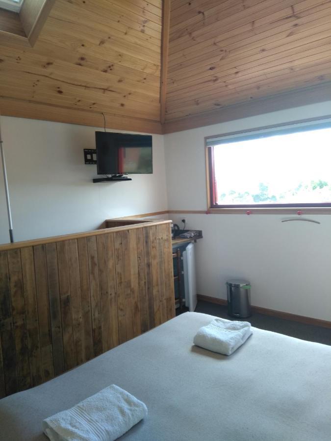 Cherry Top Farmstay - Boutique Eco Village Lilydale Ngoại thất bức ảnh